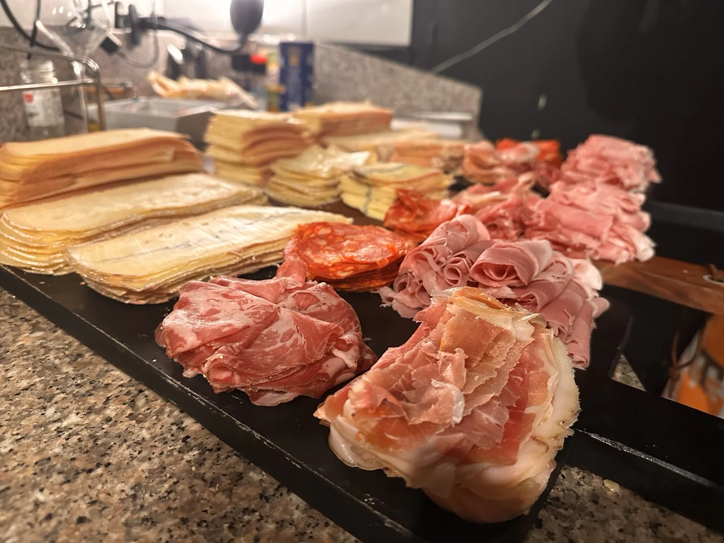 Charcuterie sélectionnée pour les Raclette Party